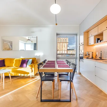 Golden Star***** - Yacht Park شقة غدينيا