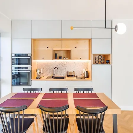 Golden Star***** - Yacht Park * غدينيا