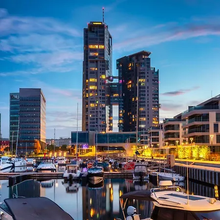 Golden Star***** - Yacht Park شقة